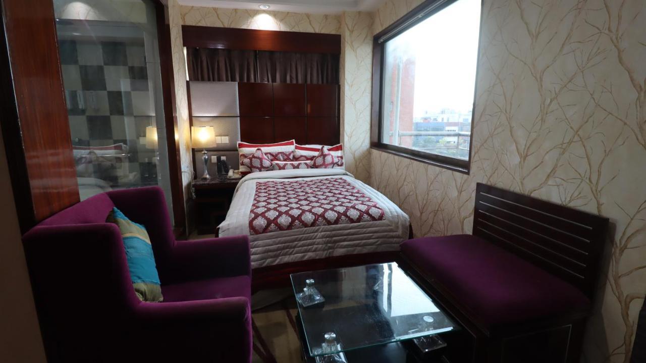 Skycity Hotel Gurgaon Exterior foto
