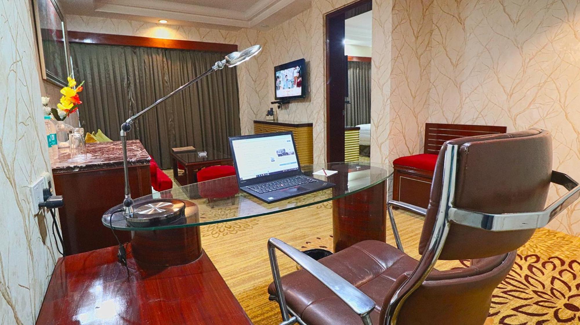 Skycity Hotel Gurgaon Exterior foto