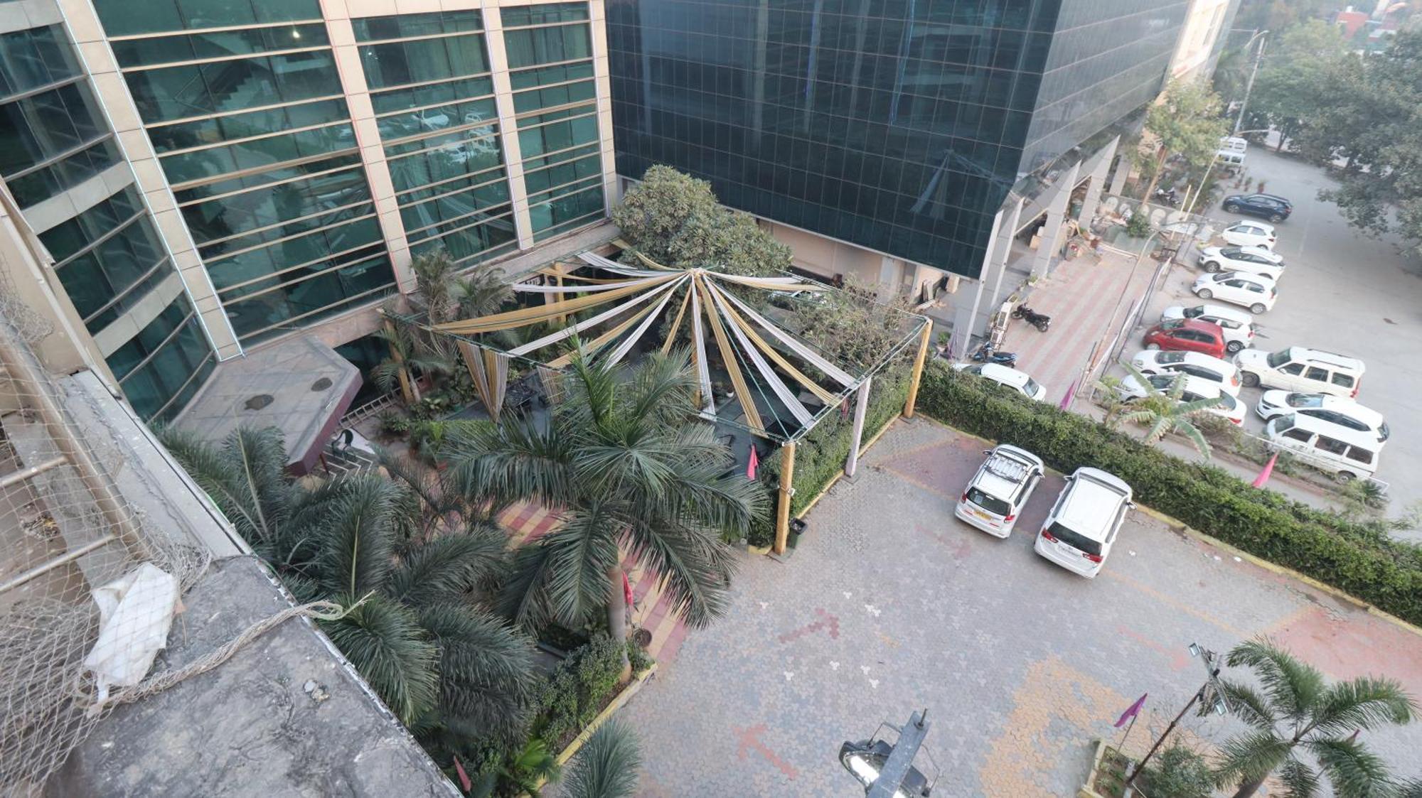 Skycity Hotel Gurgaon Exterior foto