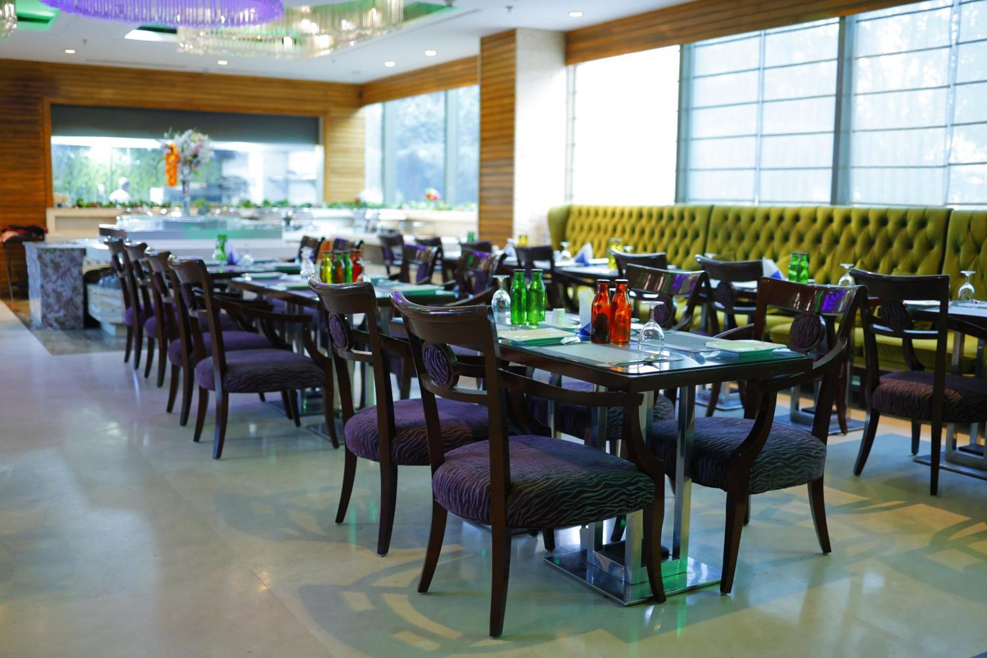 Skycity Hotel Gurgaon Exterior foto