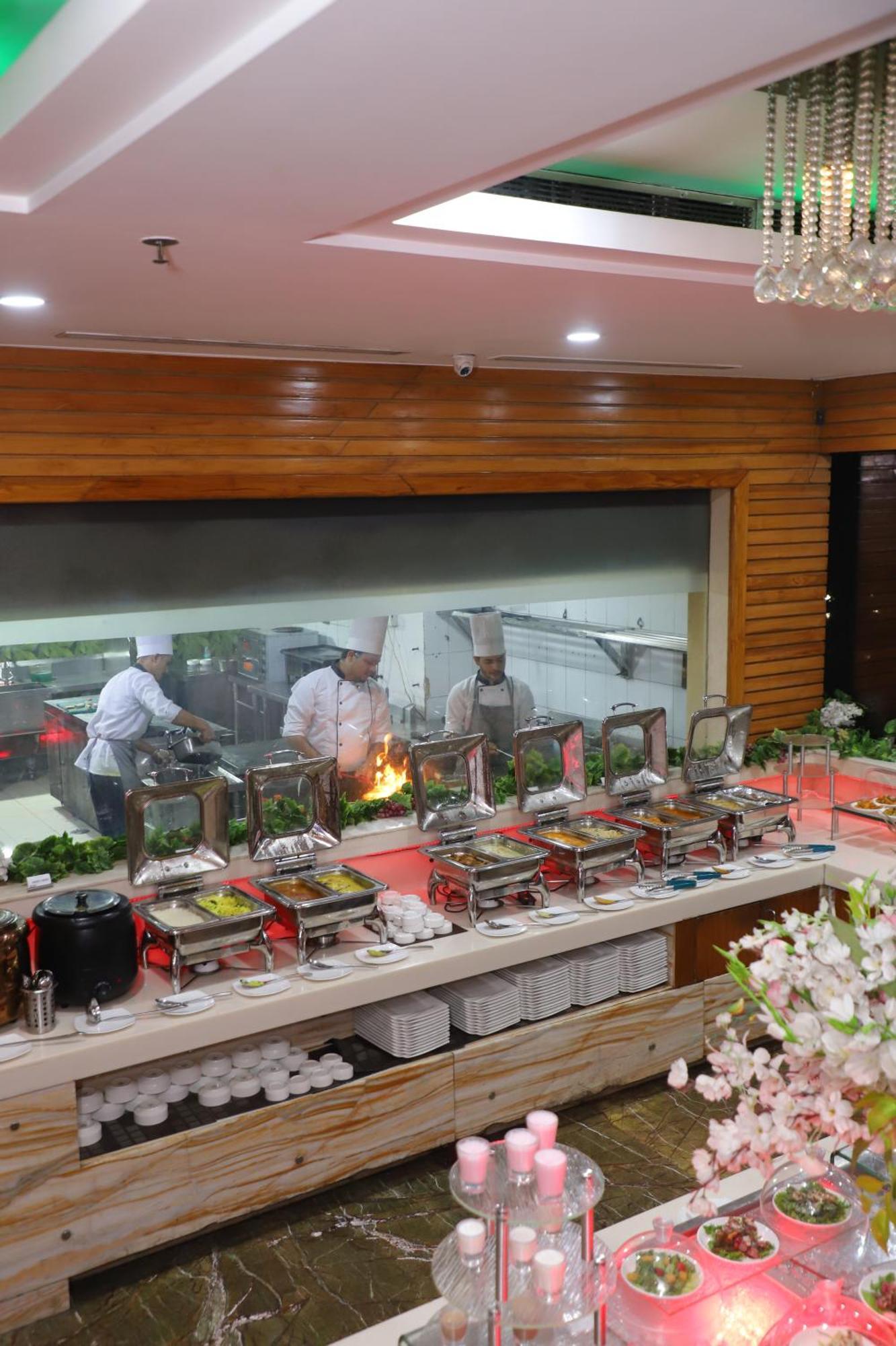 Skycity Hotel Gurgaon Exterior foto